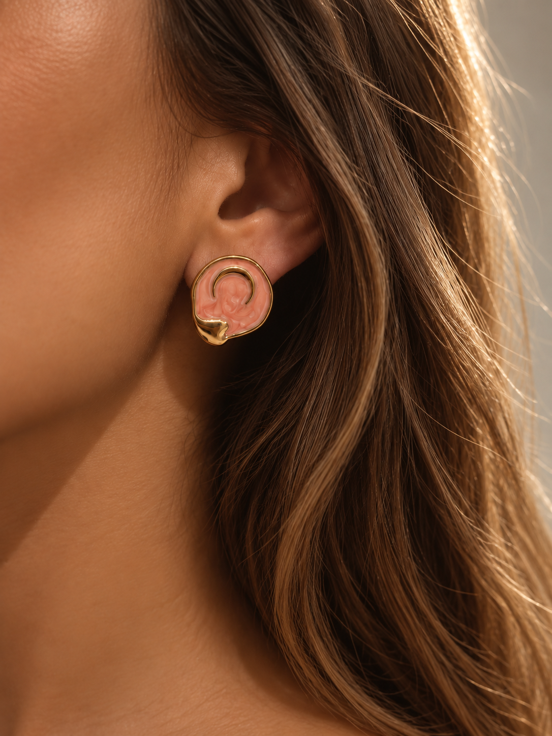 Rosé Curve Earrings
